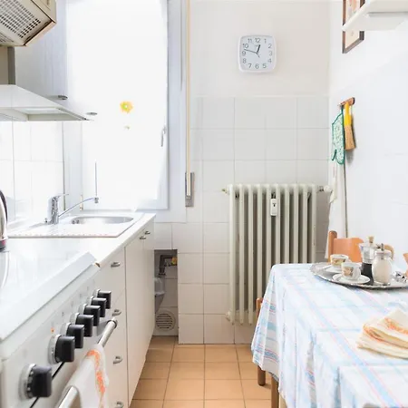 A Pochi Passi Dal Centro E Dall'ospedale Di *