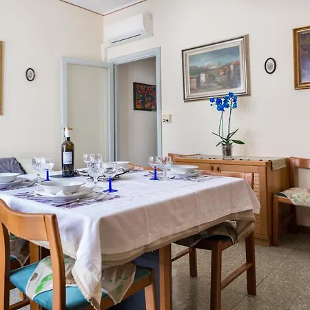 A Pochi Passi Dal Centro E Dall'ospedale Di Apartment *