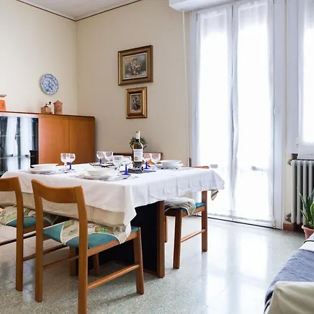 A Pochi Passi Dal Centro E Dall'ospedale Di Apartment *