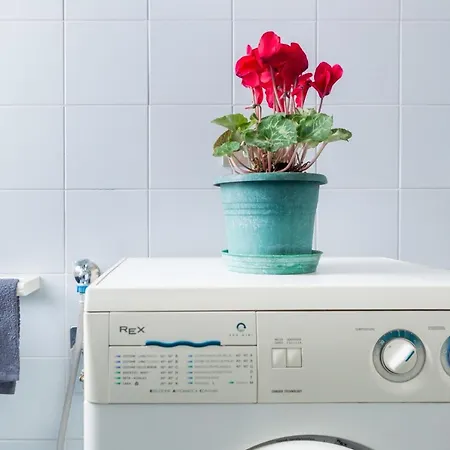 A Pochi Passi Dal Centro E Dall'ospedale Di Apartment *